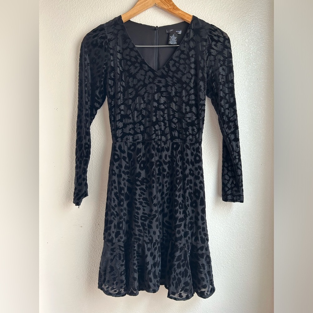 AQUA | Elegant Black Leopard Patterned Velvet Dre… - image 4